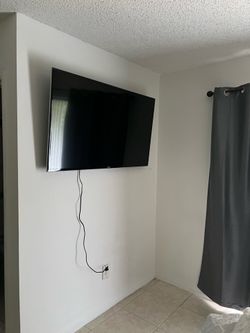 SMART SAMSUNG TV 50” inches
