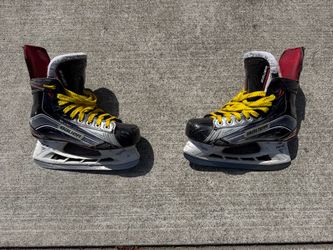 Bauer Vapor Hockey Skates Size 4 (Junior / Intermediate)