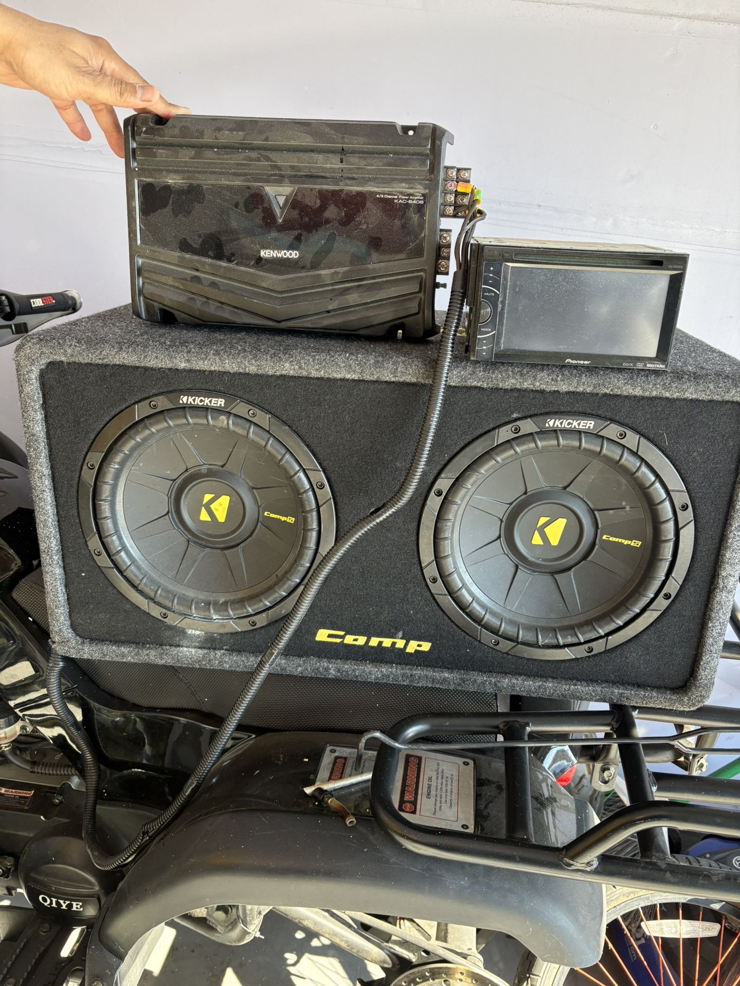 Pioneer Speaker With Kinwodd Amp