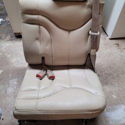 3rd world seats for 2002 Yukon 