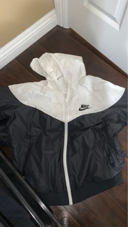 nike windbreaker