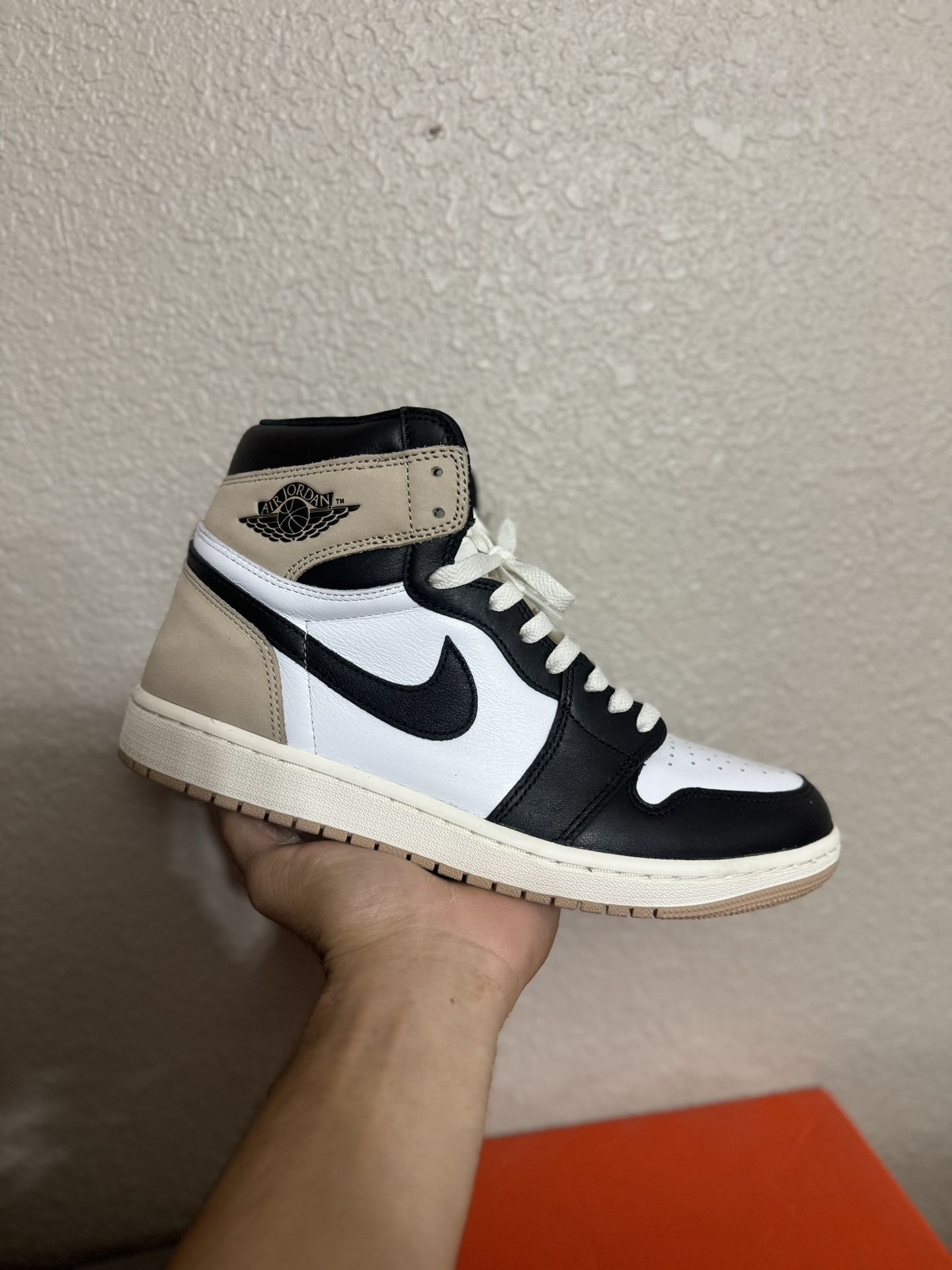 Jordan Latte 1s size 11W 9.5 VNDS