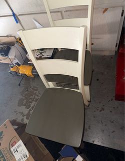 Kitchen / Dining Room Table Chairs (2)