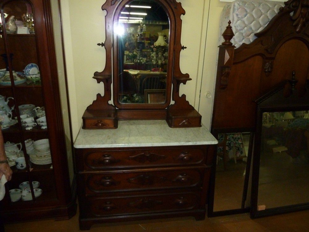 Late 1800's Dresser w/mirror & marble counter