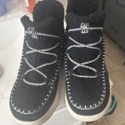 Hey Dudes women boots