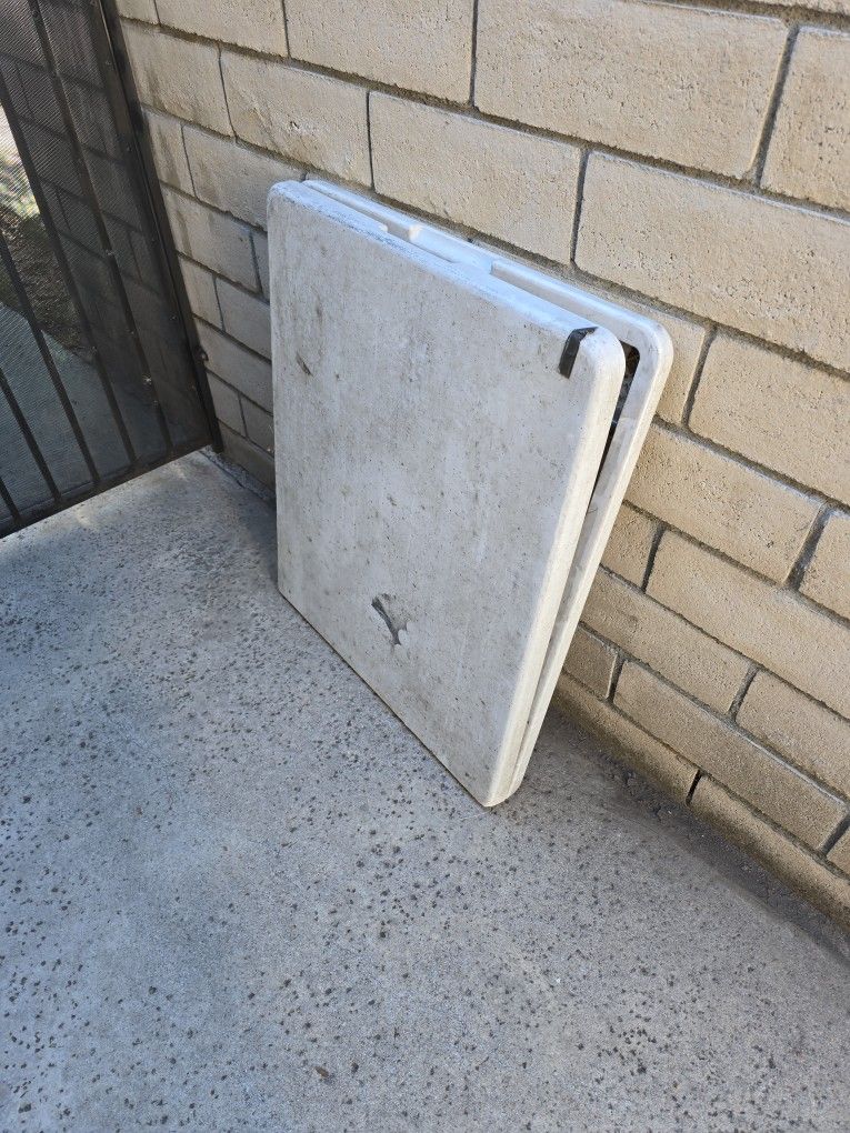 Free Folding Table