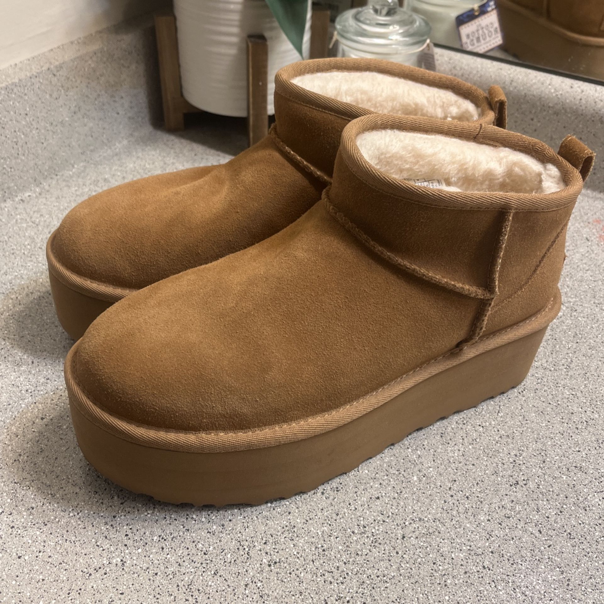 9 Women’s Uggs 