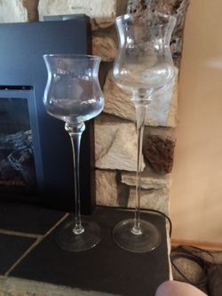 2 decorative tall glass cups