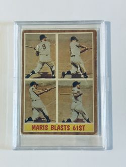 1962 Topps 313 Roger Maris Blasts 61st