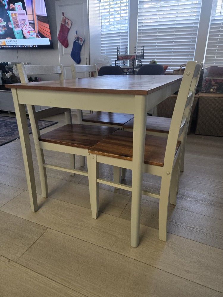 Dinning Table 