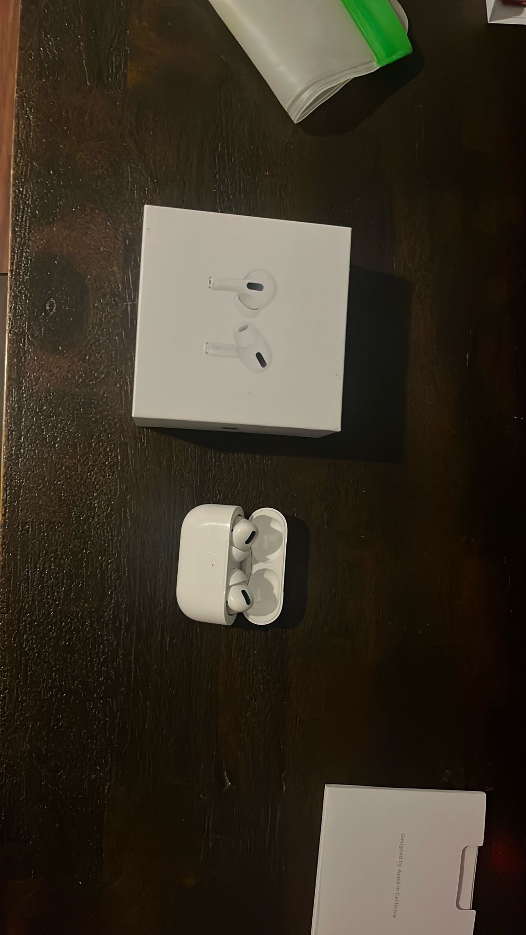 AirPods