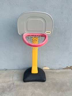 Little Tikes TotSports Basketball Hoop