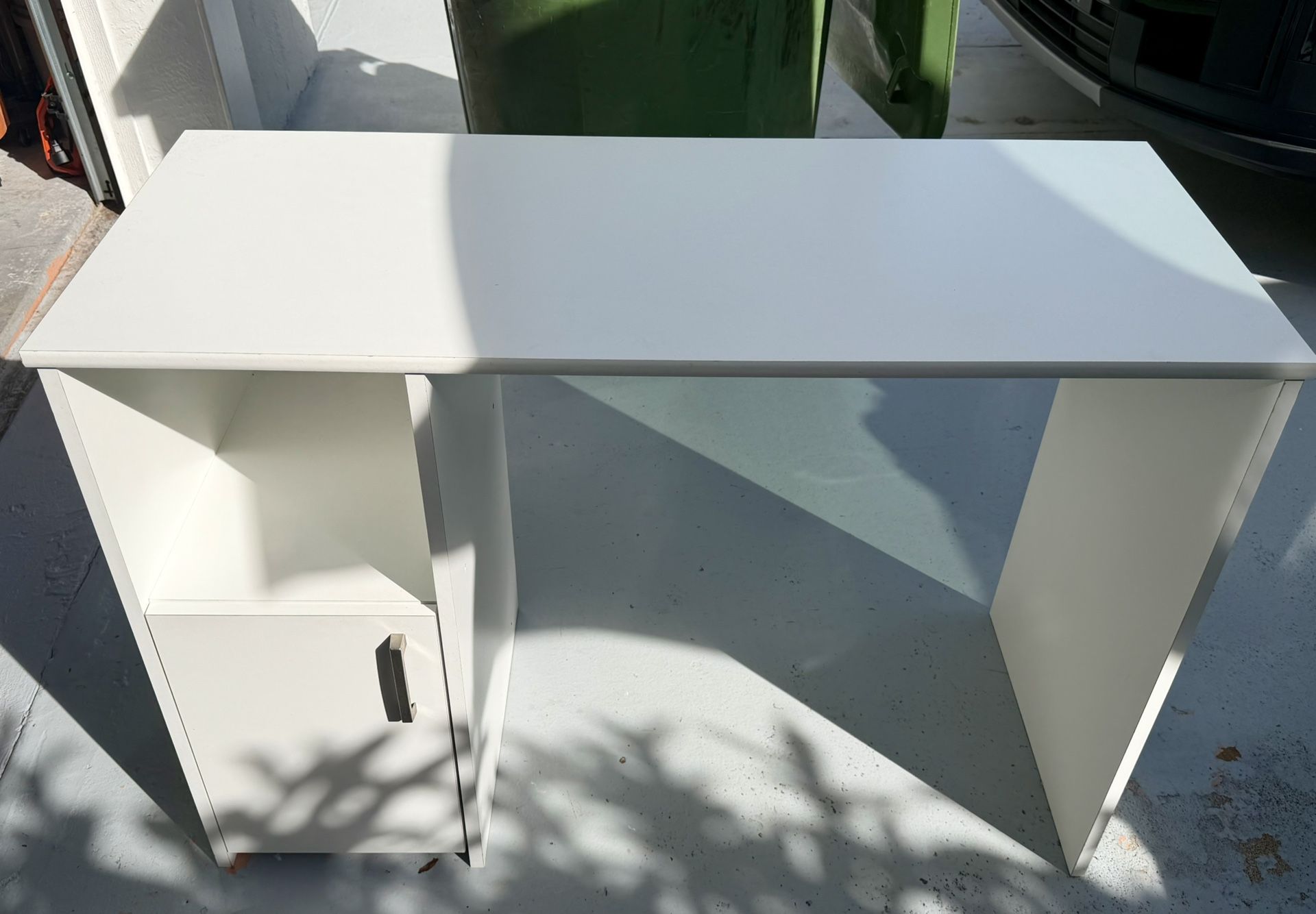 Buro de Nino, Kids Desk