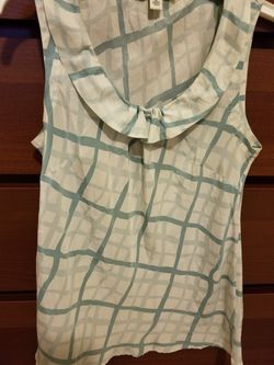 Banana Republic top, 100% silk size M