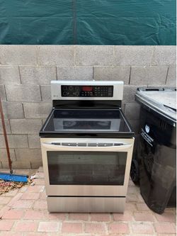 LG Electric Stove