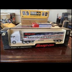 Snap On Custom Tractor Trailer 