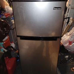 Magic Chef Refrigerator 