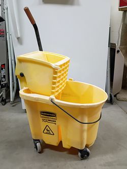 Rubbermaid mop bucket excellent condition cash only please