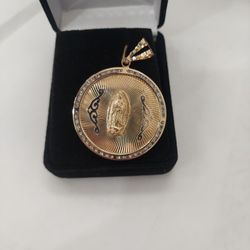 14k Round Virgin Mary Pendant 