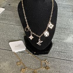 Collar Con Pulsera/ Bracelet With Necklace