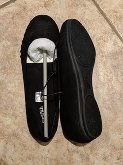 Brand new shoes size 8