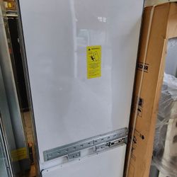 Beko 30” Panel Ready Bottom Freezer Built In Fridge