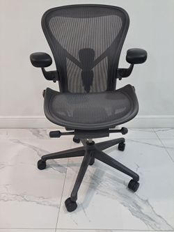 Herman miller Aeron REMASTERED Size B