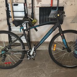 Infinity Boss Three h7 Speed 700c Men's Hybrid Bike Matte Black like new