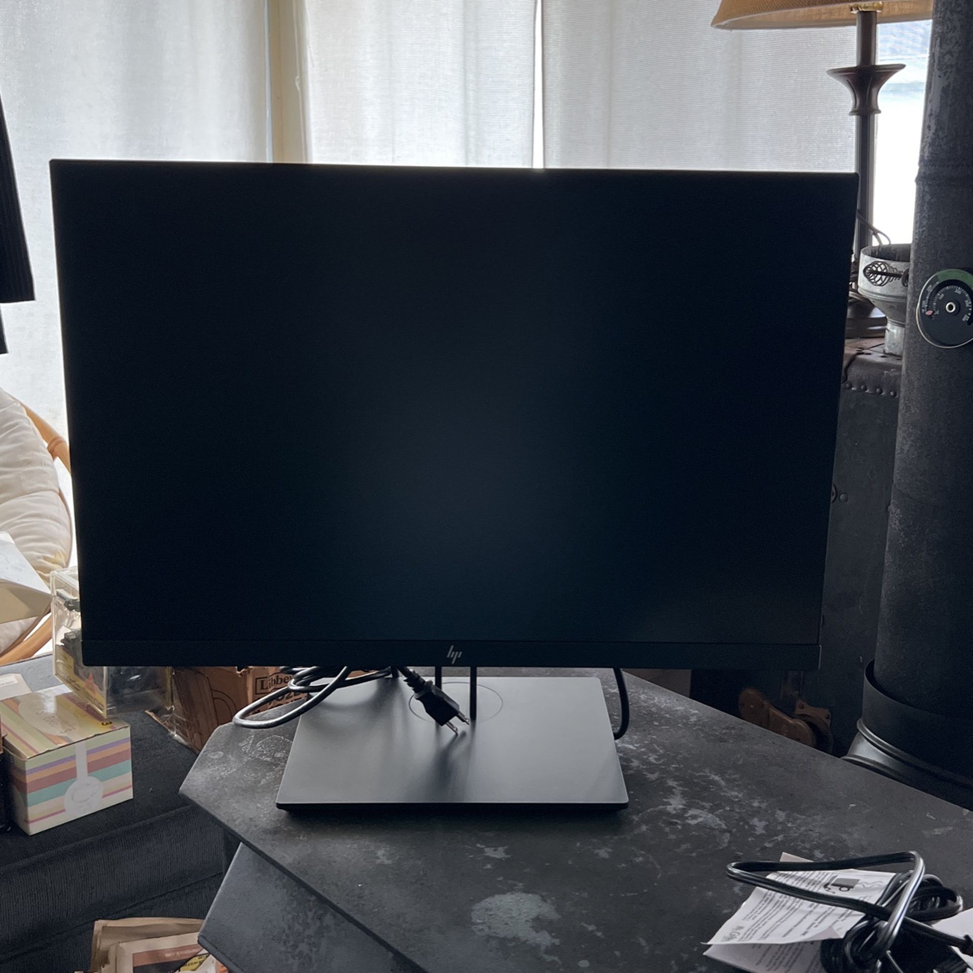 24 Inch HP Computer Monitor