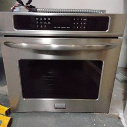 FRIGIDAIRE Convection Oven