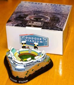 DODGER STADIUM REPLICA SOUVENIRI GIVE AWAY FARME JHON PROMO NEW