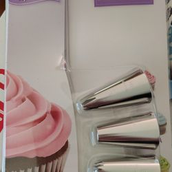 Walton Cupcake Decorating Set, Brand New
