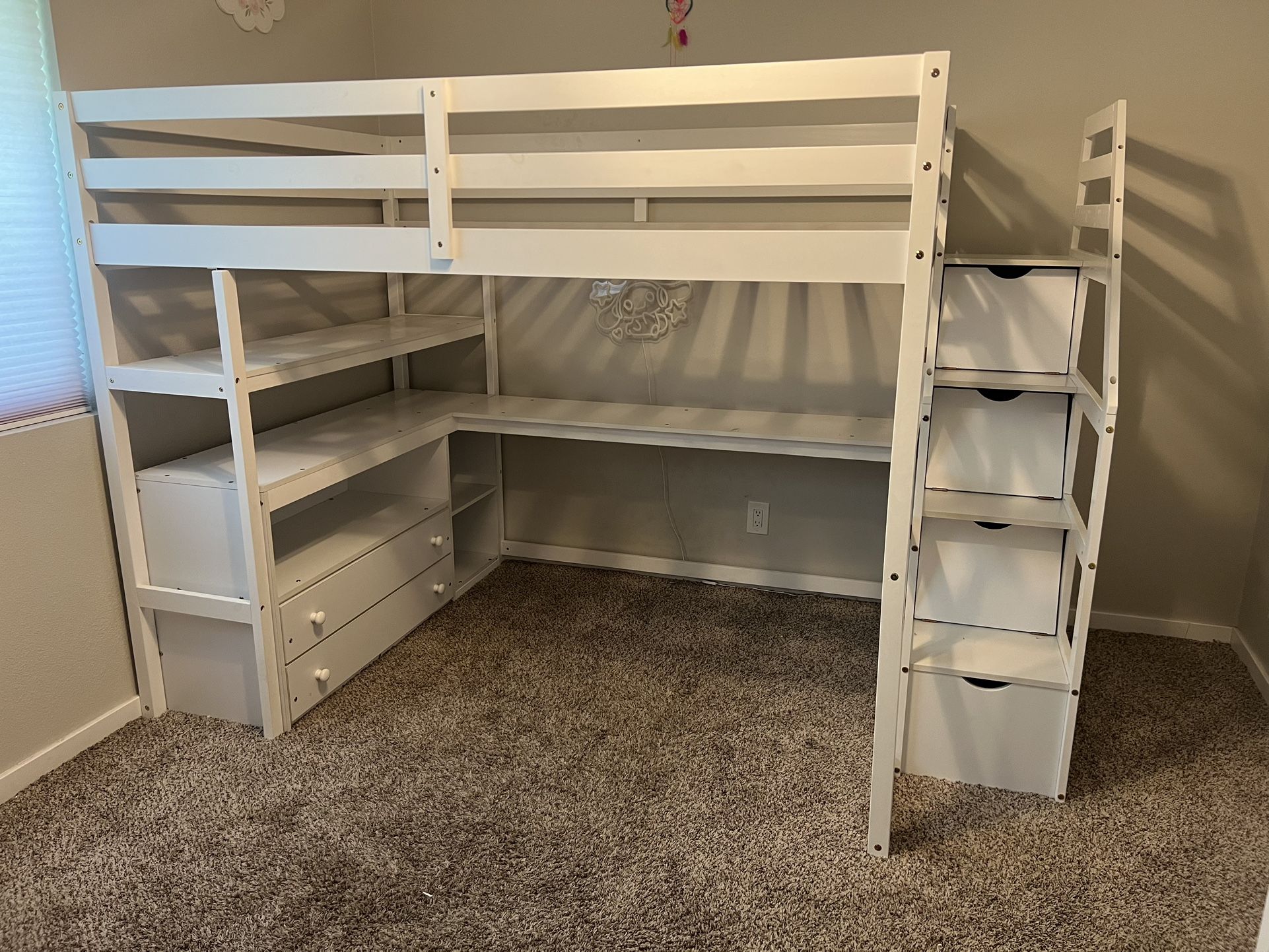 Bunk Bed / Loft Bed w/ Loft & 2-Drawers