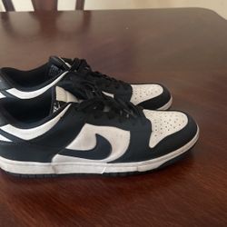Nike dunks “panda”