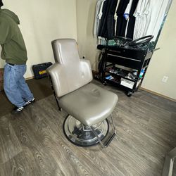 Collin’s Barber Chair 
