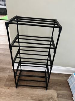 Organizing shelves