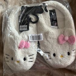 Hello kitty House slippers - Large (8.5) * Serious Buyers Only