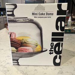 NIB Cake Dome 