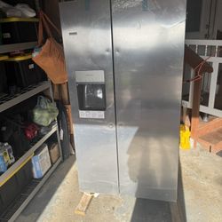  New 36 In Side By Side Refrigerator With Ice And Water Dispenser 