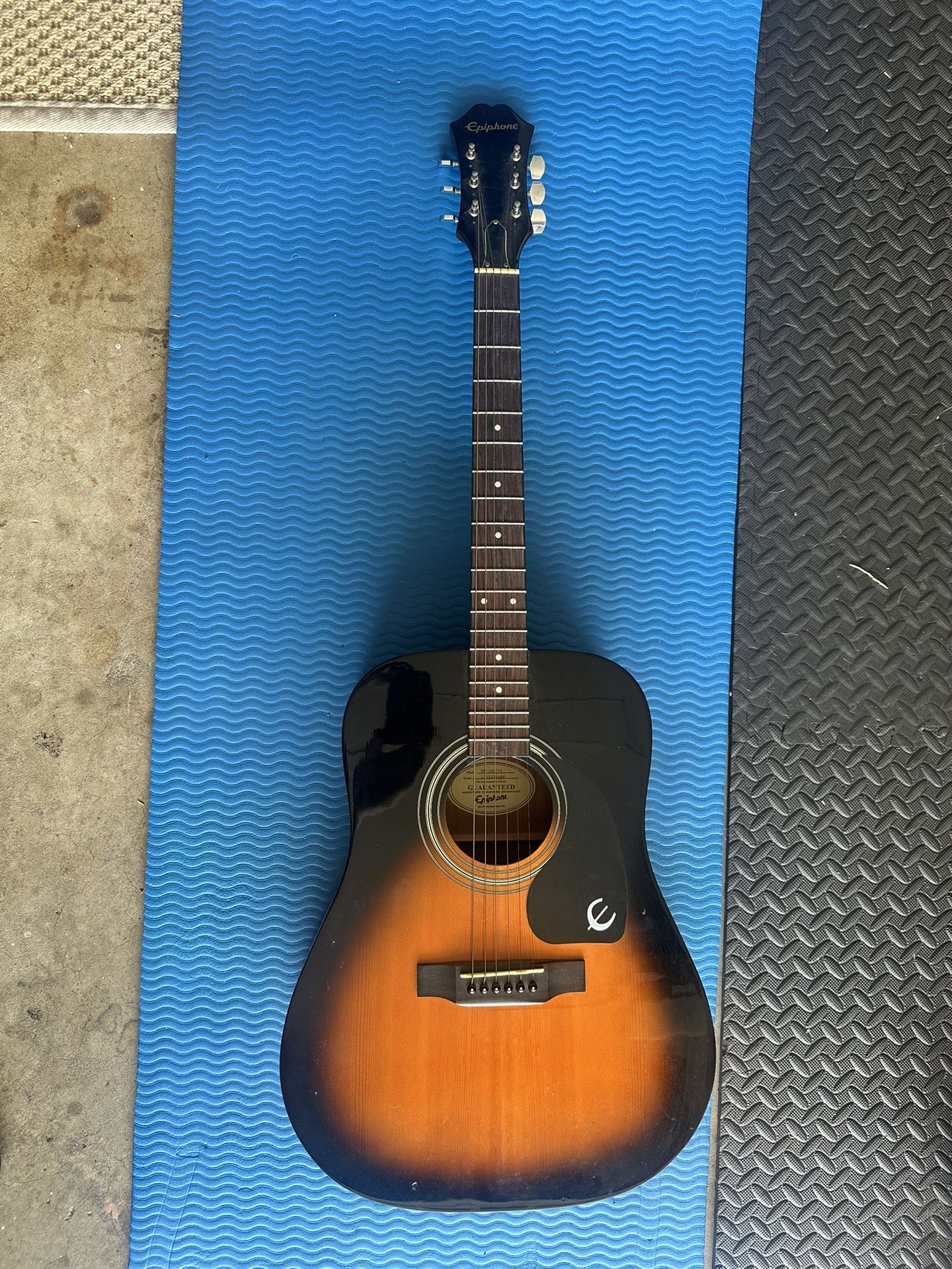 Epiphone DR-100 Acoustic Guitar