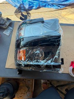 15-19 Chevrolet Silverado 2500 Headlight Halogen Passenger Side