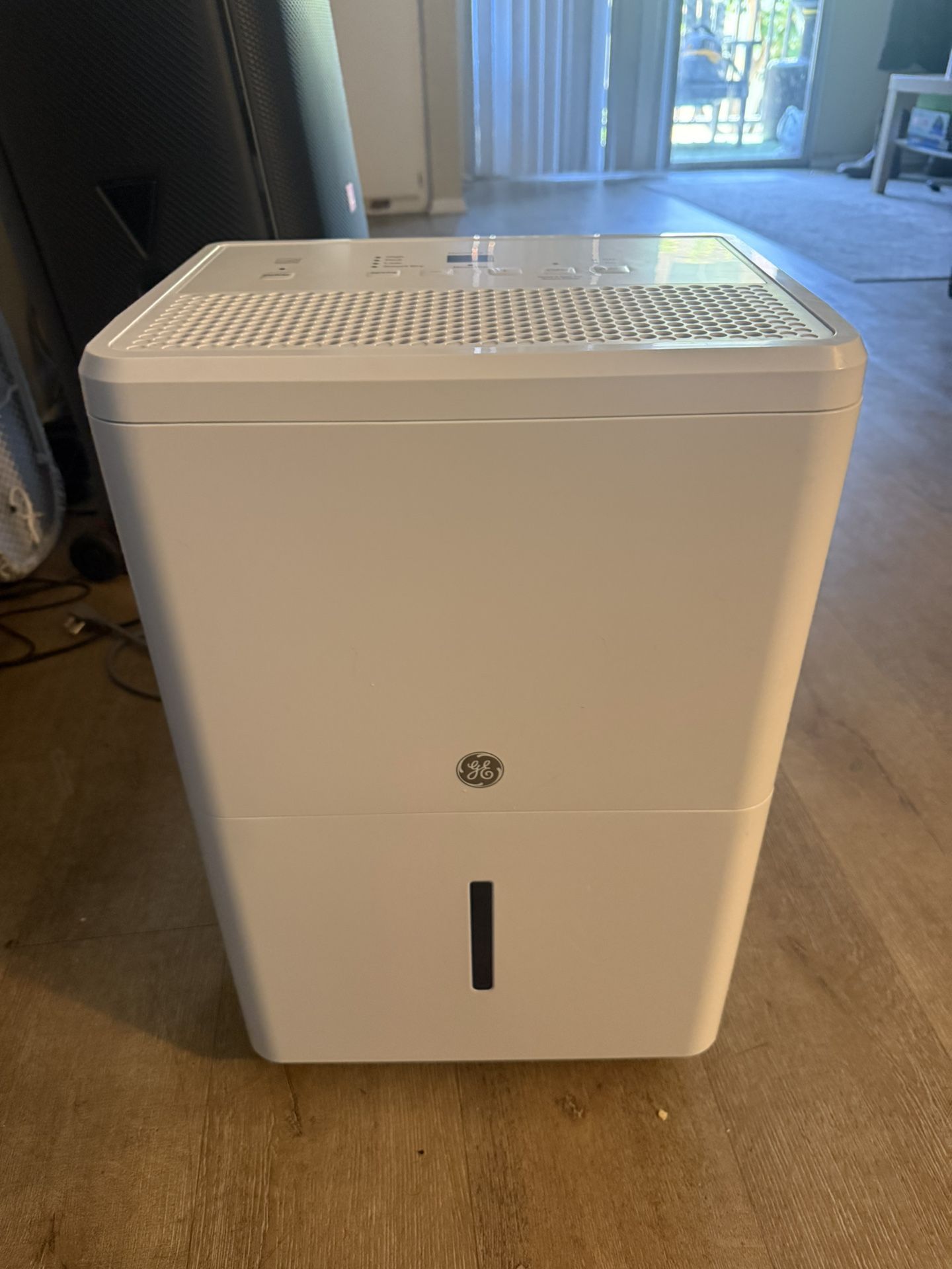 Dehumidifier 35 pt.