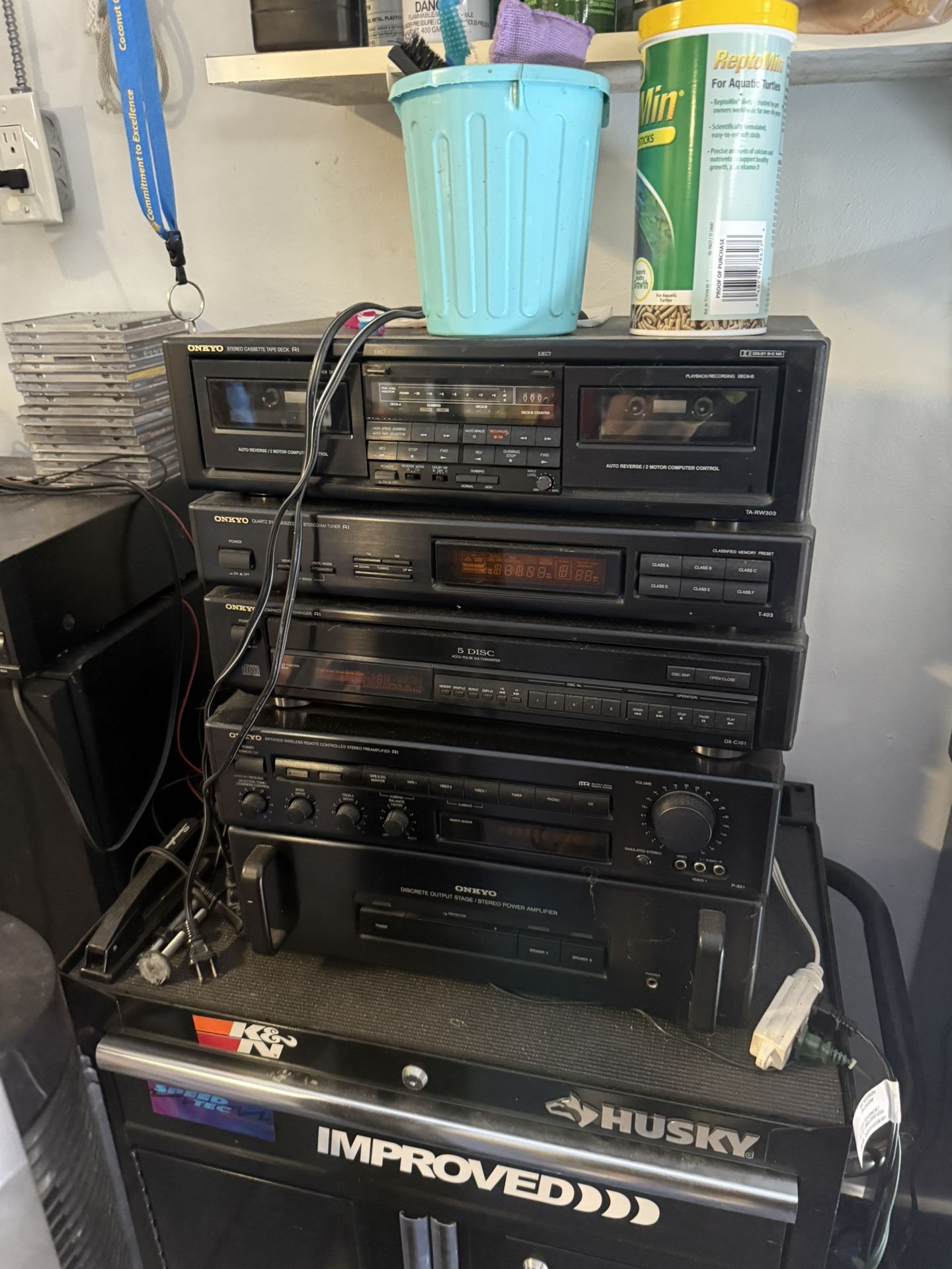 Onkyo Stereo System And 2 Large Speakers Onkyo