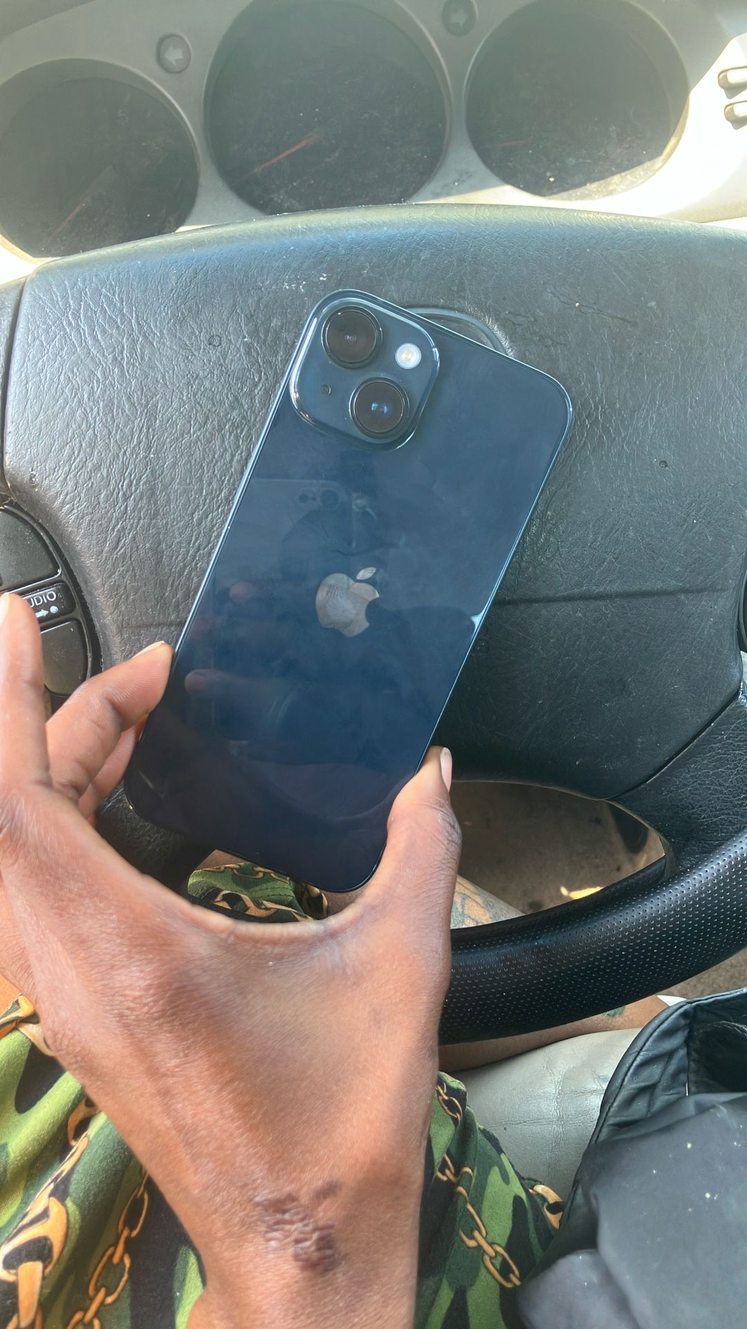iPhone 14 pro Locked to sim carrier