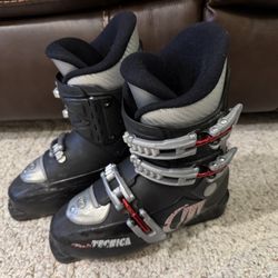 Tecnica Junior Ski Boots 21.5