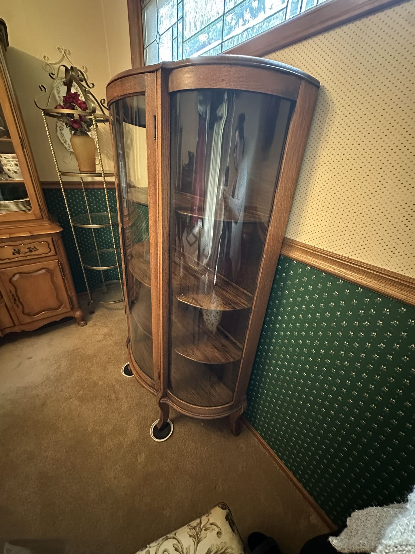 Beautiful Antique Oak Curio/China Cabinet