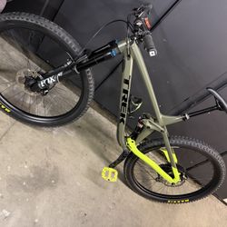 Trek Full Stache 8 