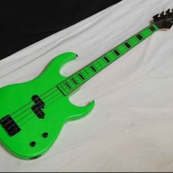 Custom zone-Nuclear green Dean 4 string bass guitar