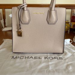 New Michael Kors Purse 