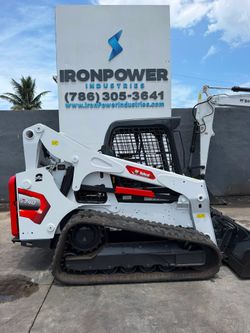 2019 Bobcat T740 Skid Steer Loader – Open Cab Deluxe Panel